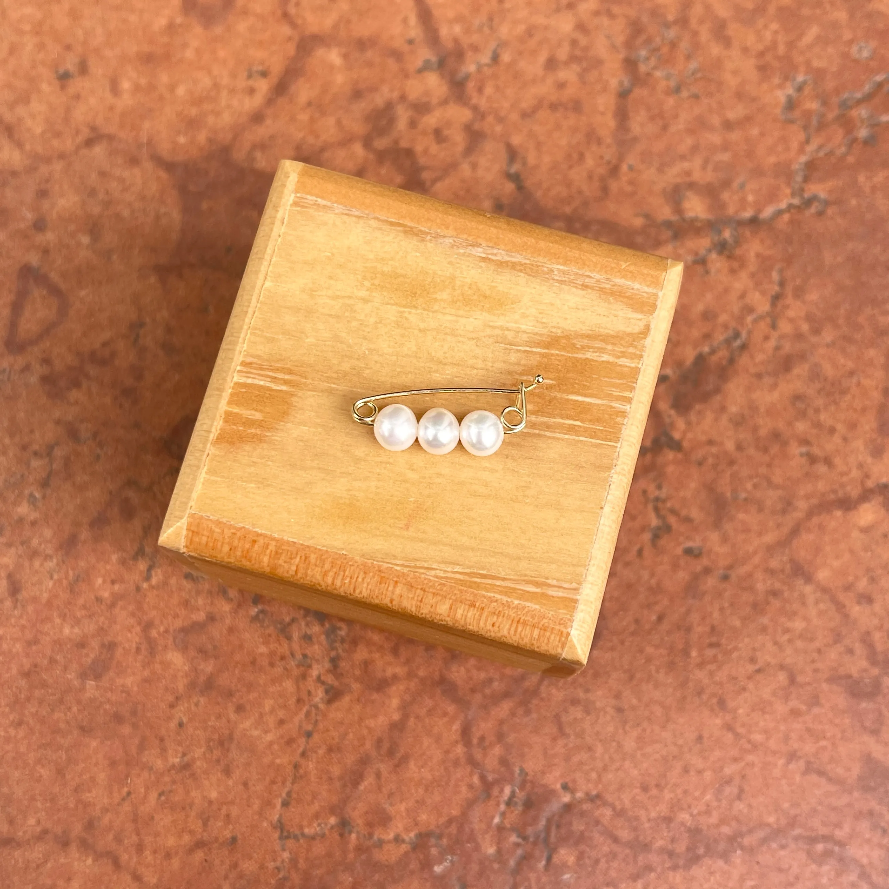 14KT Yellow Gold 3 Freshwater Pearls Pearl Shortener Clasp