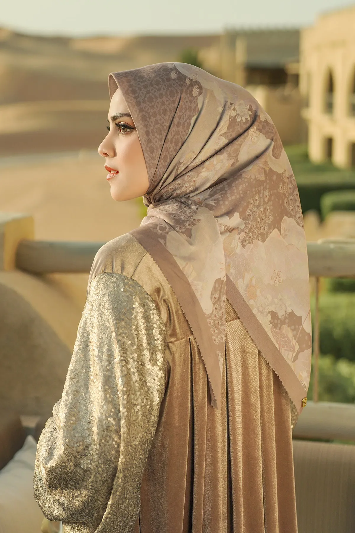 Arabian Night Square - Camel