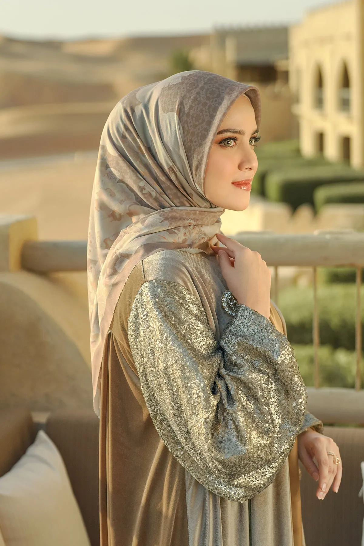 Arabian Night Square - Camel