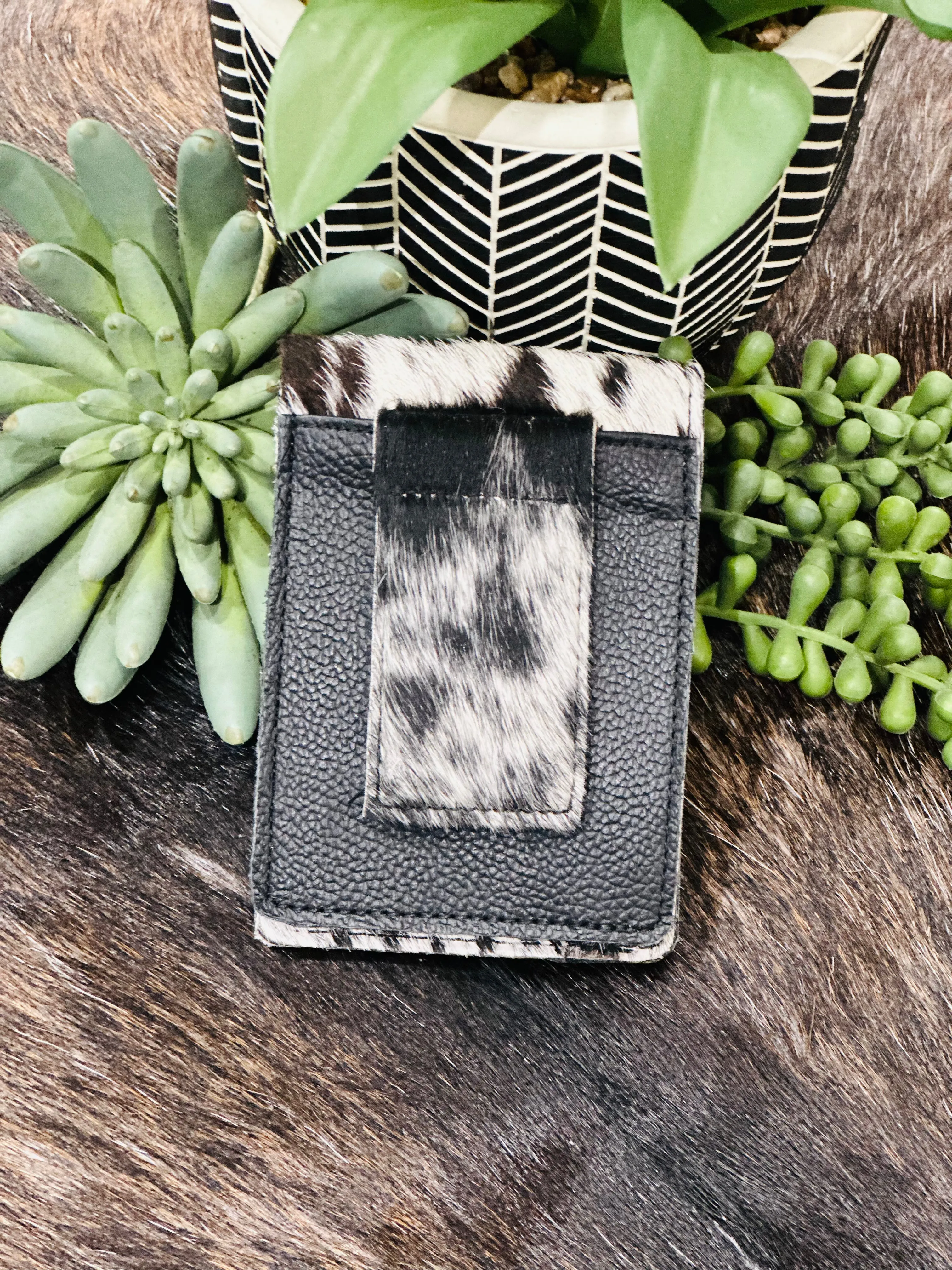 Black & White Cowhide Bi-Fold / Money Clip