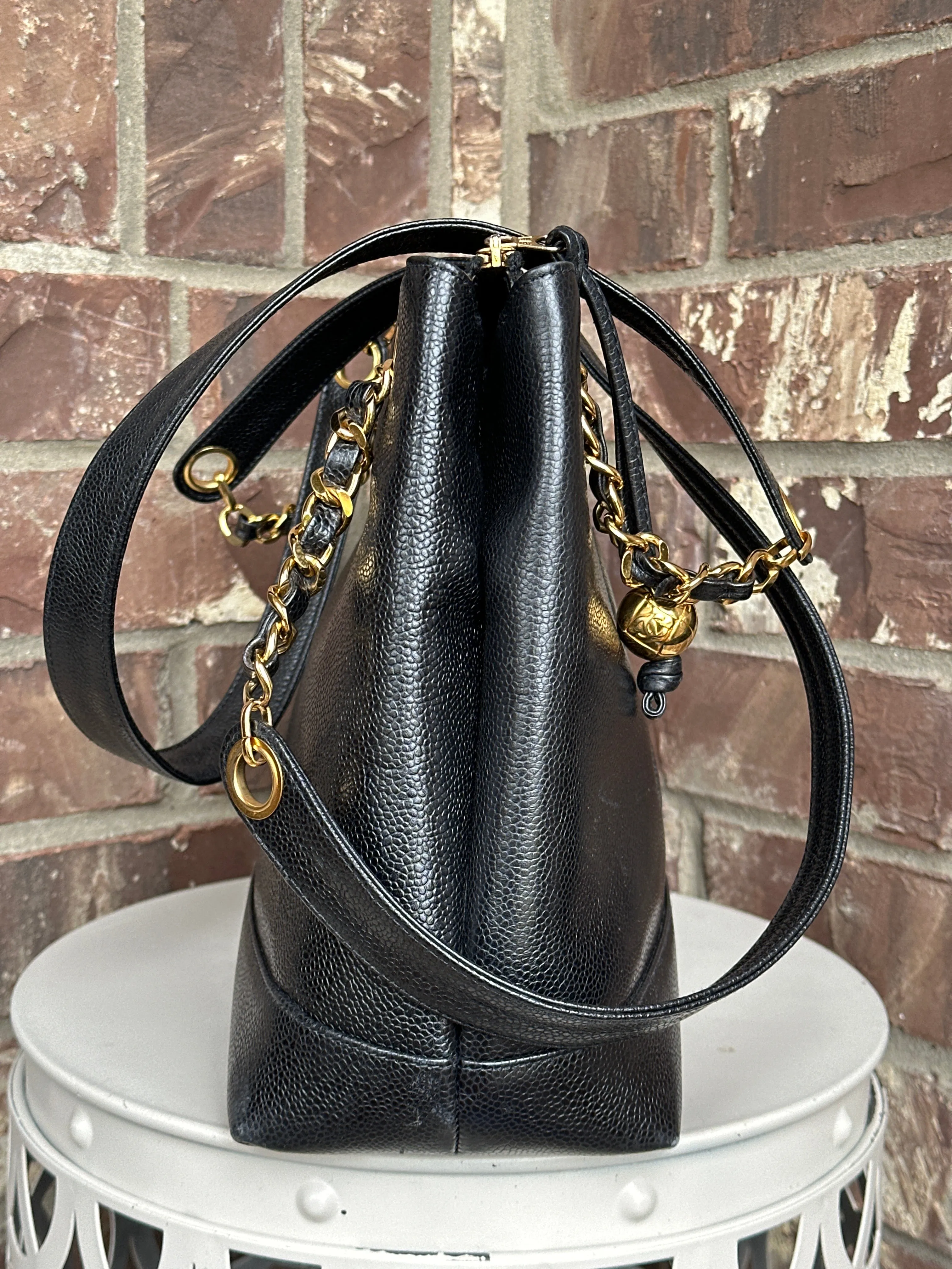 Chanel Vintage Timeless Chain Shoulder Bag Caviar Medium