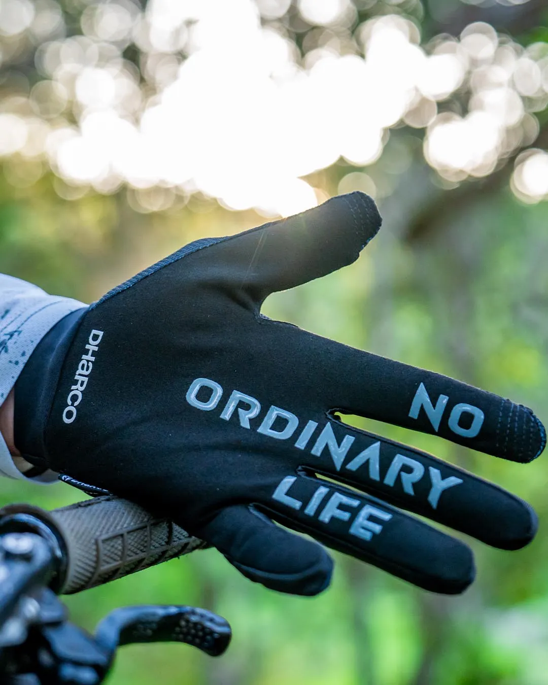 DHARCO Mens Trail Glove | Black