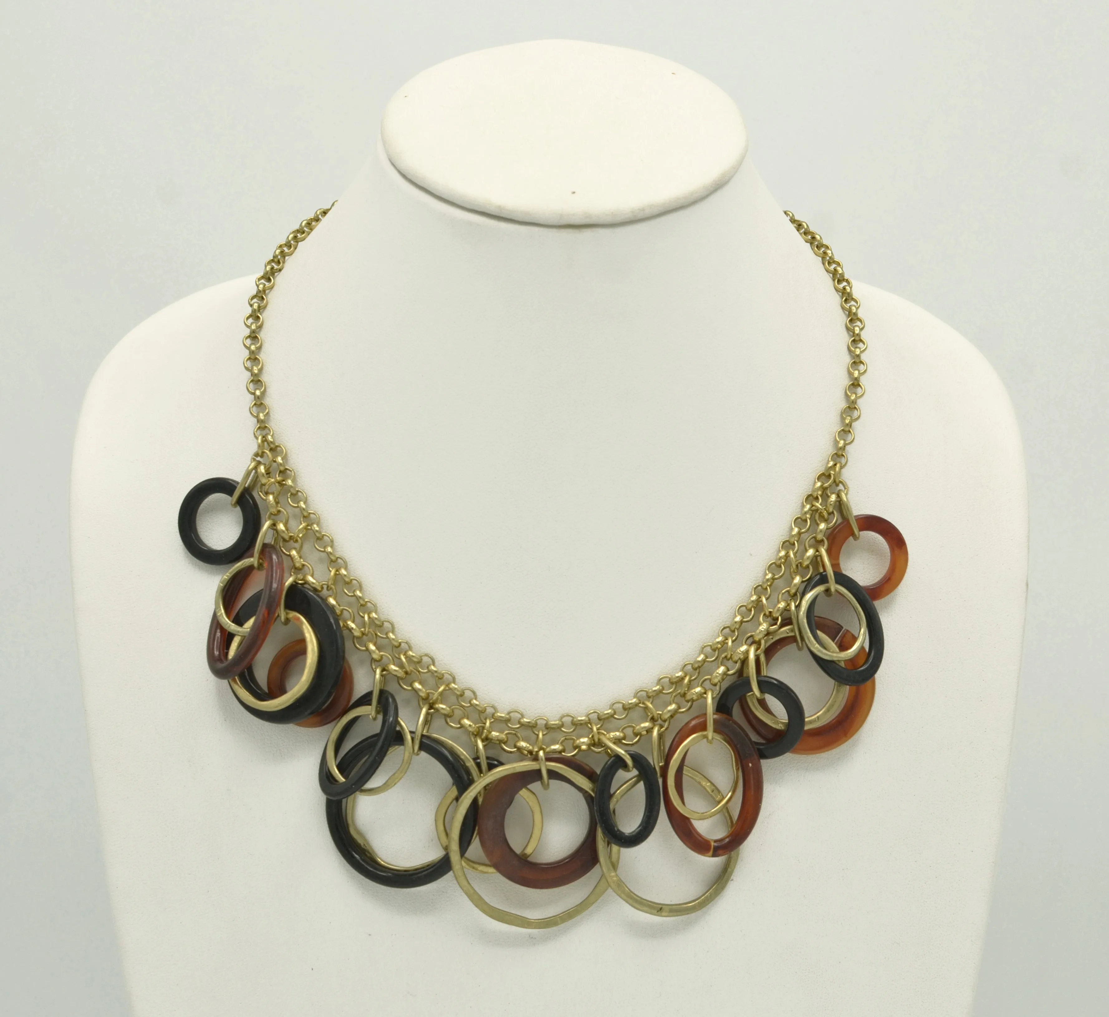 GOLD BROWN AND BLACK CIRCLE CHARM NECKLACE # SC30085_G-BROWN (MA5)