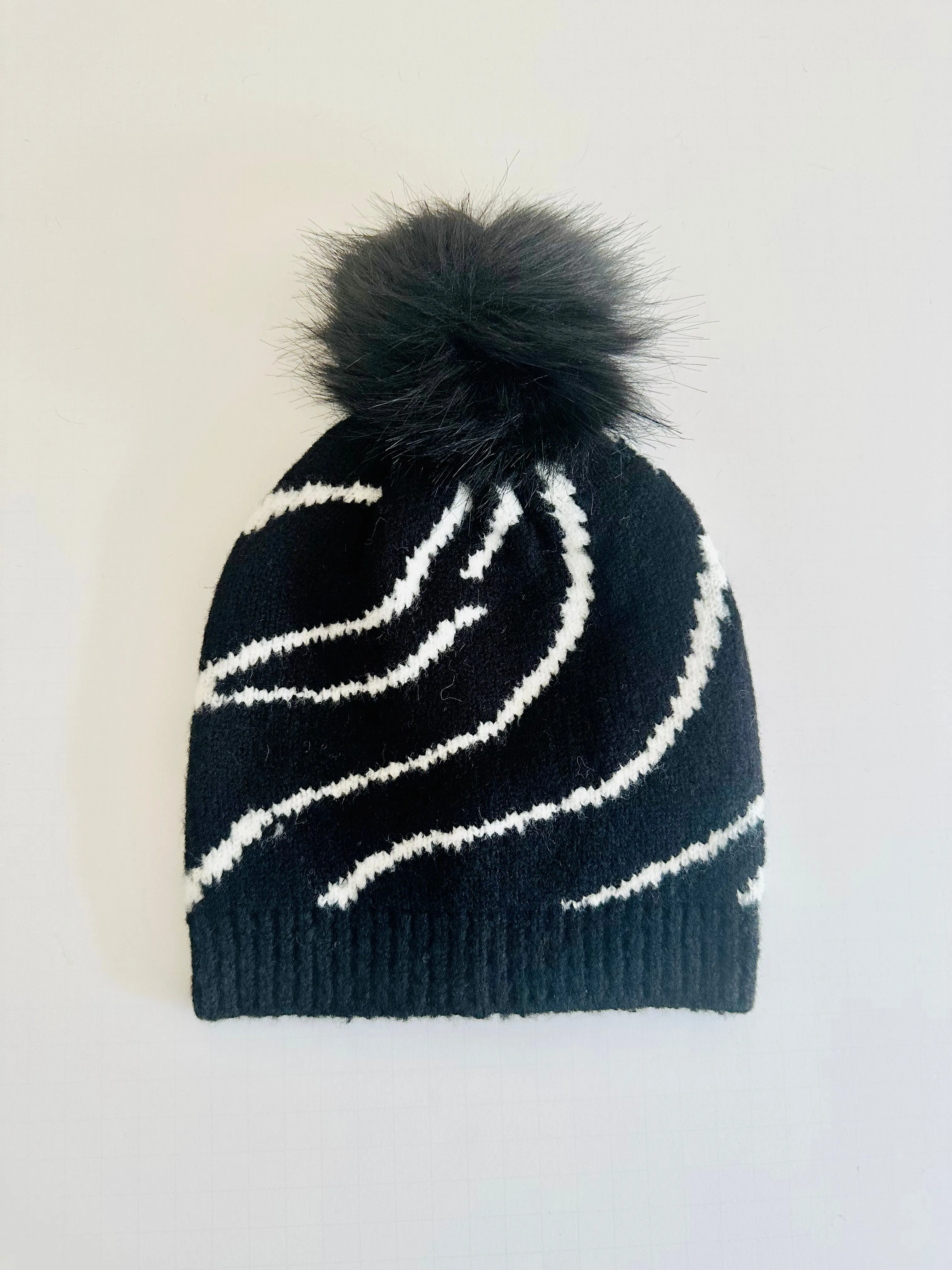 H49 SWIRL BEANIE