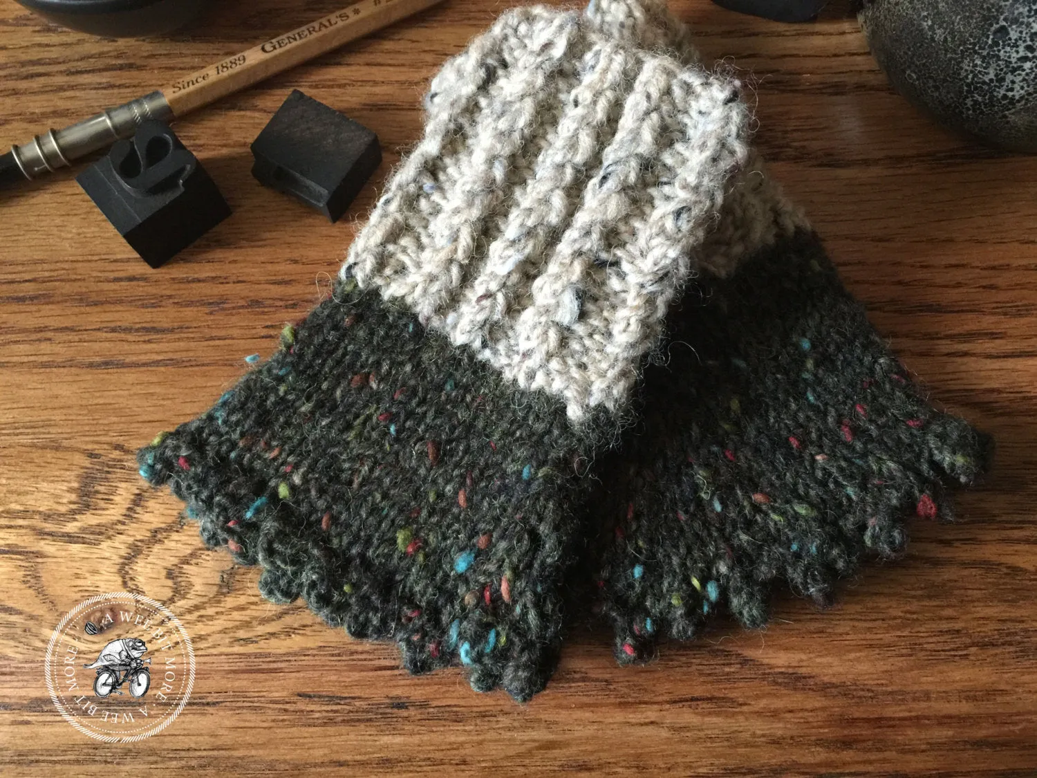 Harvest Twist Wristers (Cuffs/Wrist Warmers)