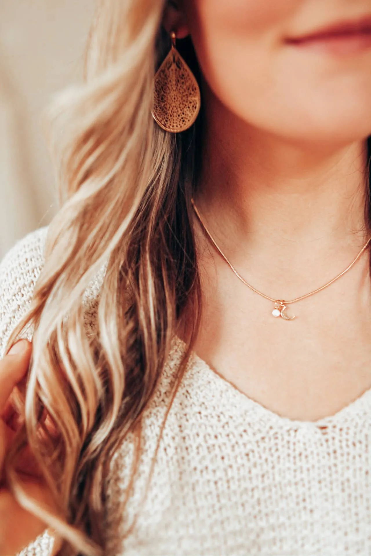 Hepburn Pearl Pendant with Cross Layering Necklace: Cross