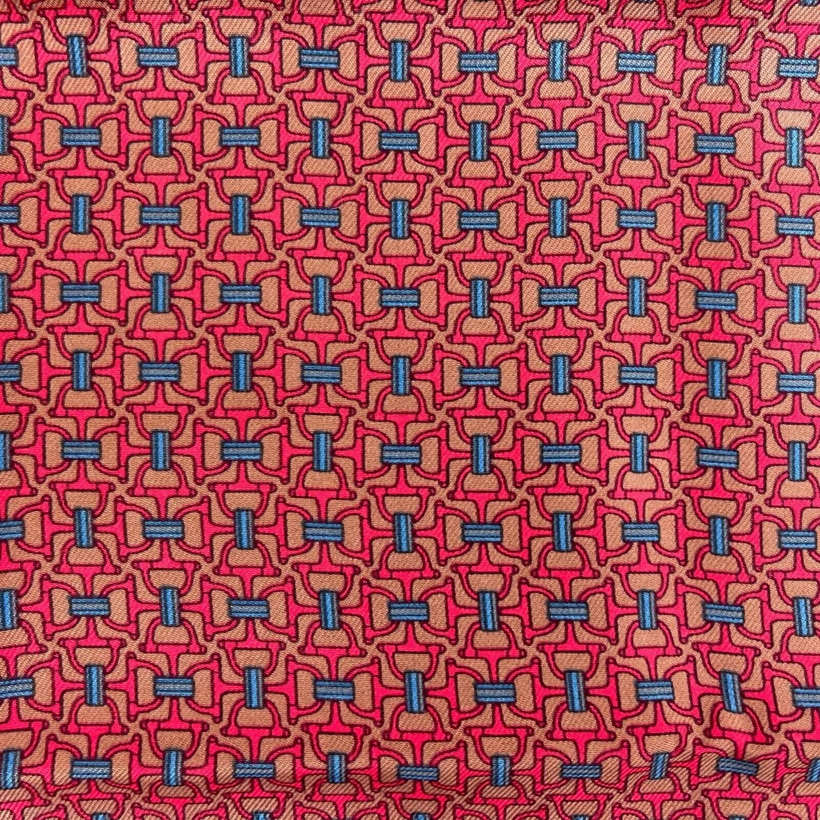 Hermes - Excellent - Brown Red Interlocking Chain Pocket Square - Pinkish Brown