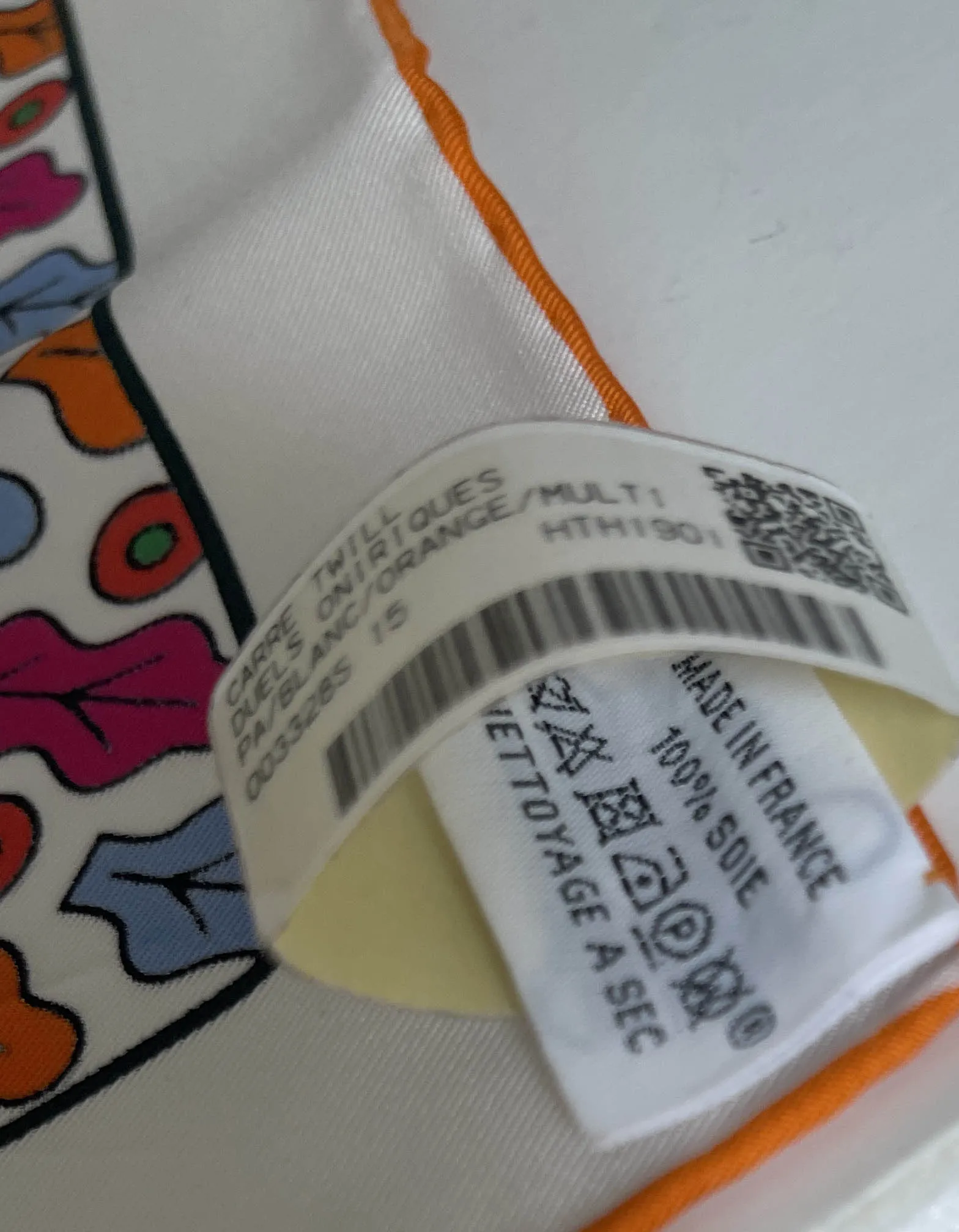 Hermes Orange/White Duels Oniriques 90cm Silk Scarf