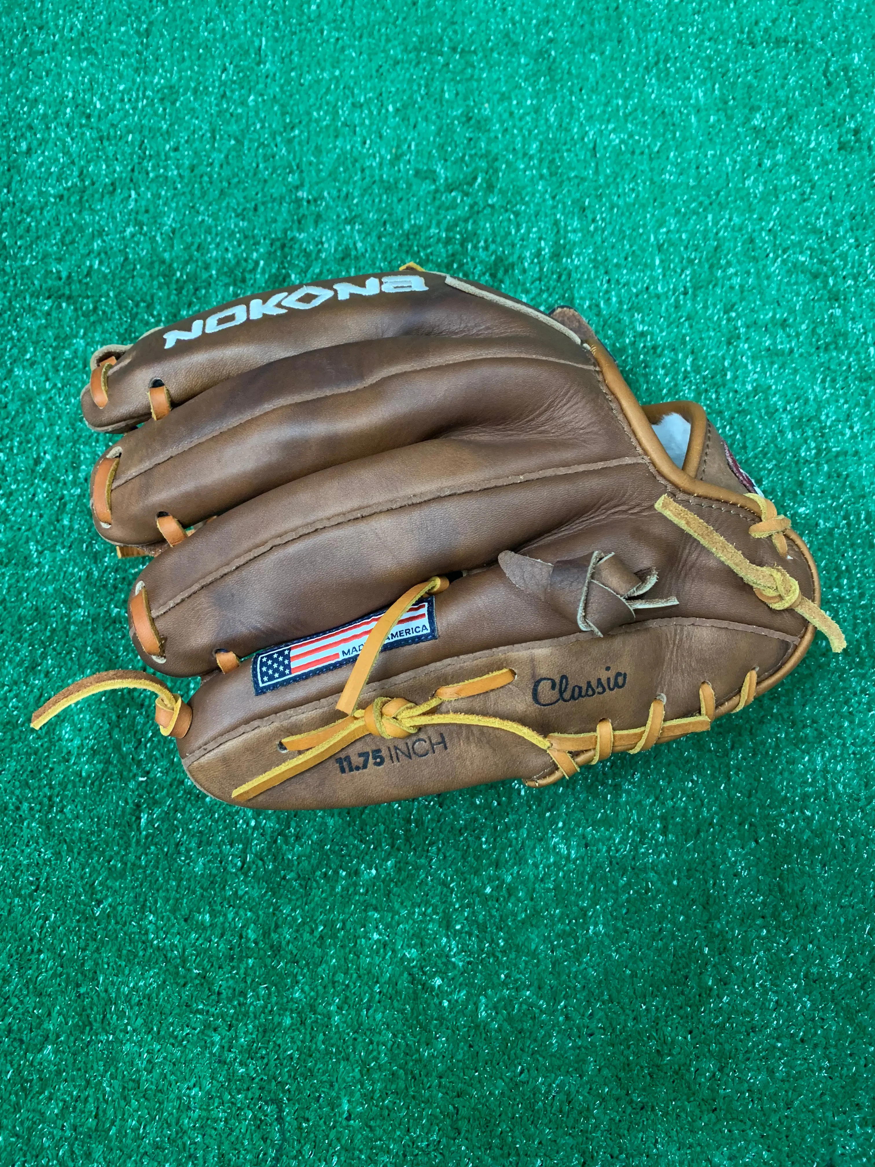 Nokona Walnut™ 11.75'' Baseball Glove