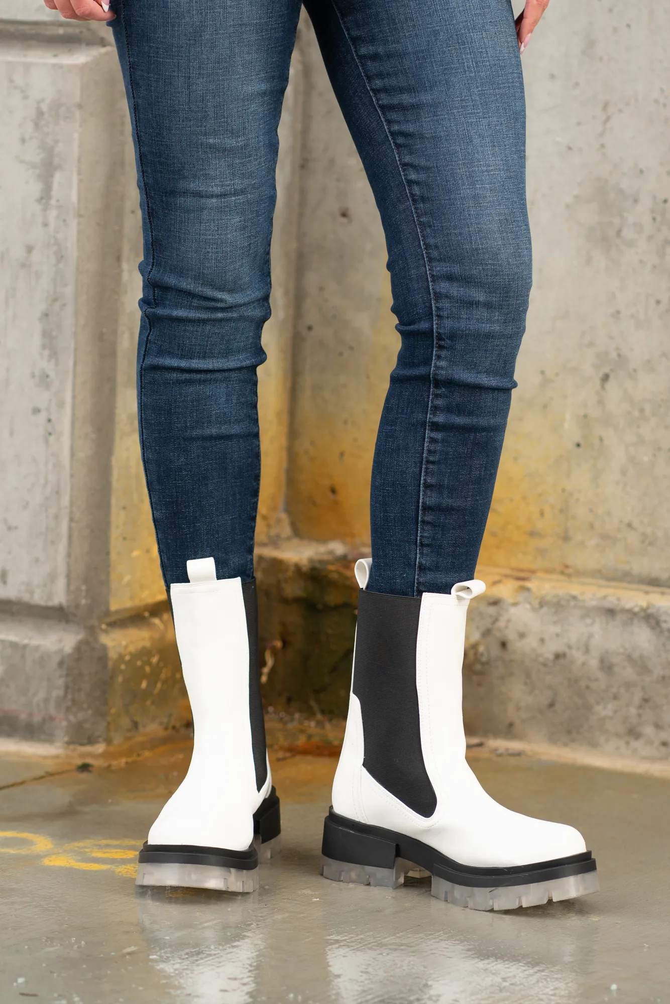 Outshine Chelsea Boots