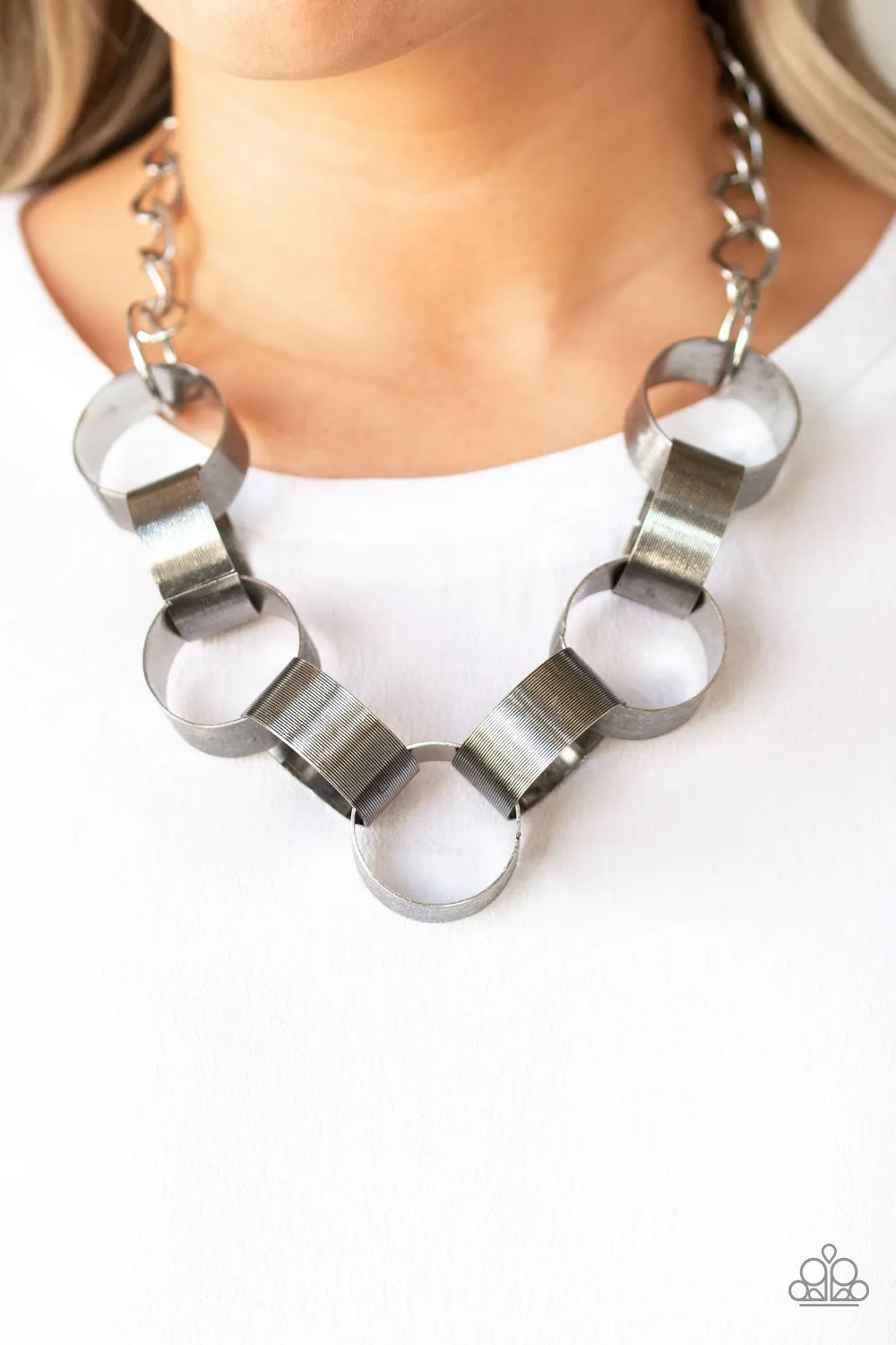 Paparazzi - Big Hit Silver Necklace
