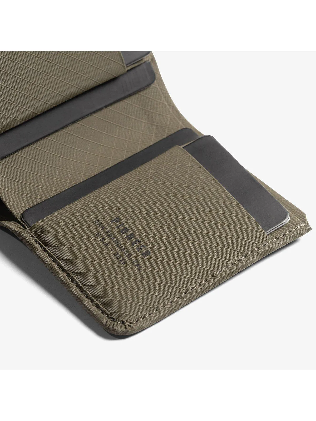 Pioneer Altitude Billfold Wallet 3PN Earth