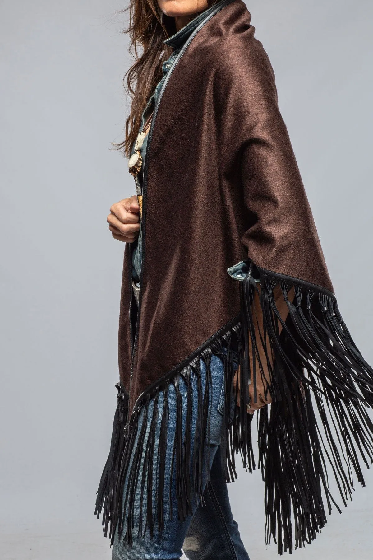 Ponderosa Reversible Cashmere Fringe Shawl In Midnight/Chocolate