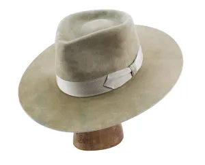 "smokin’ gentleman" 7 3/8