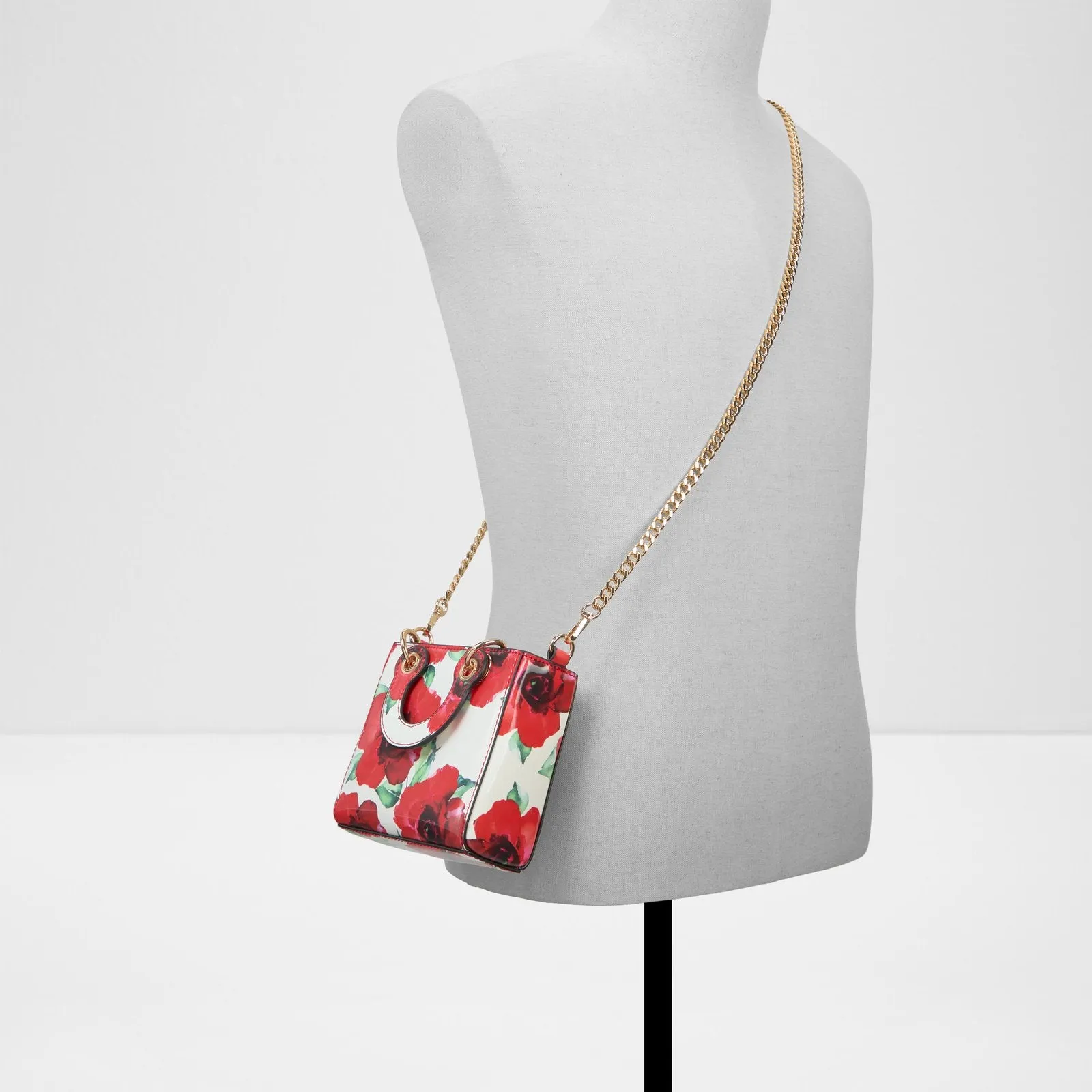 Redroses / Satchel