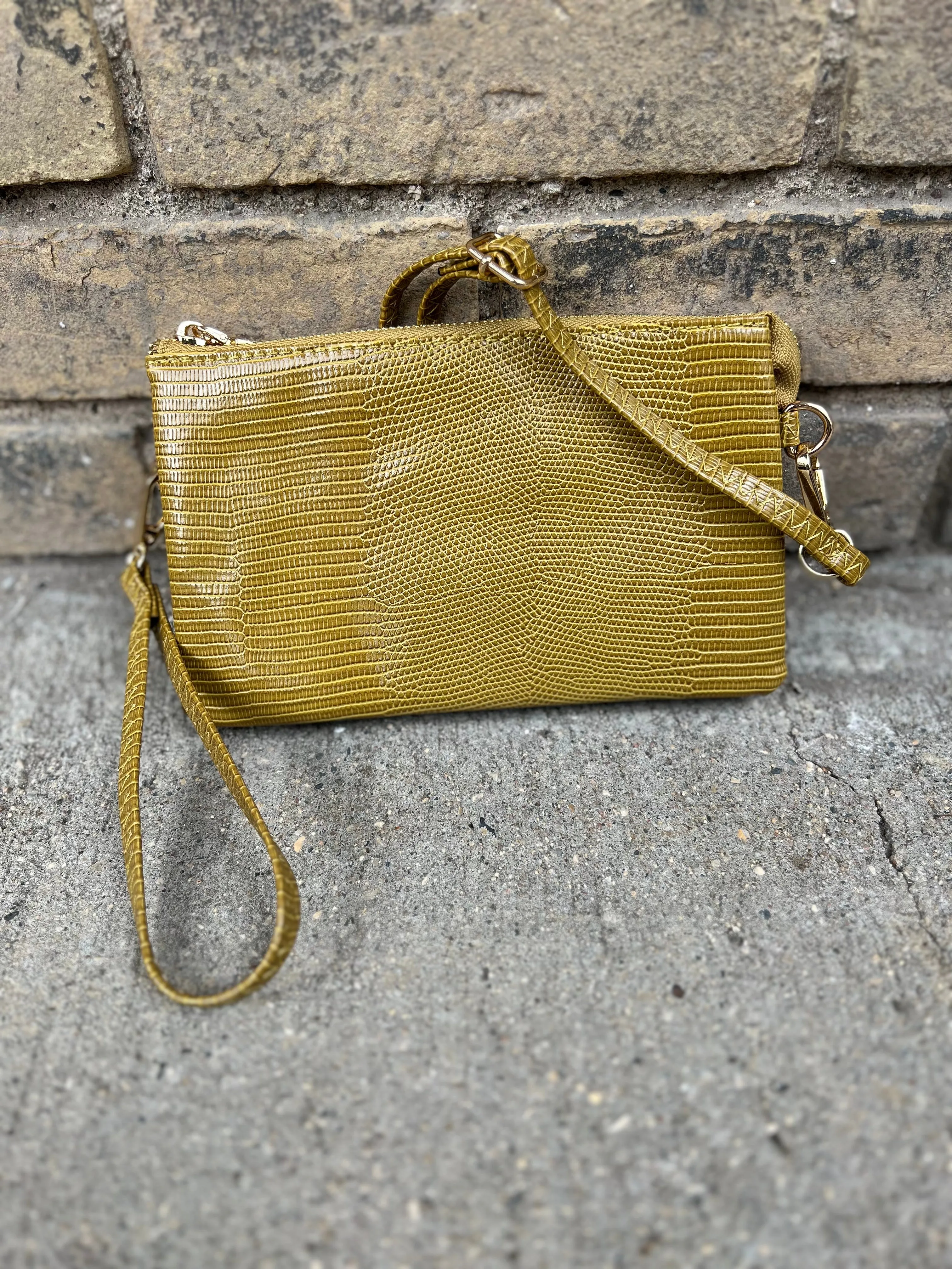 Riley 3 Compartment Crossbody/Wristlet