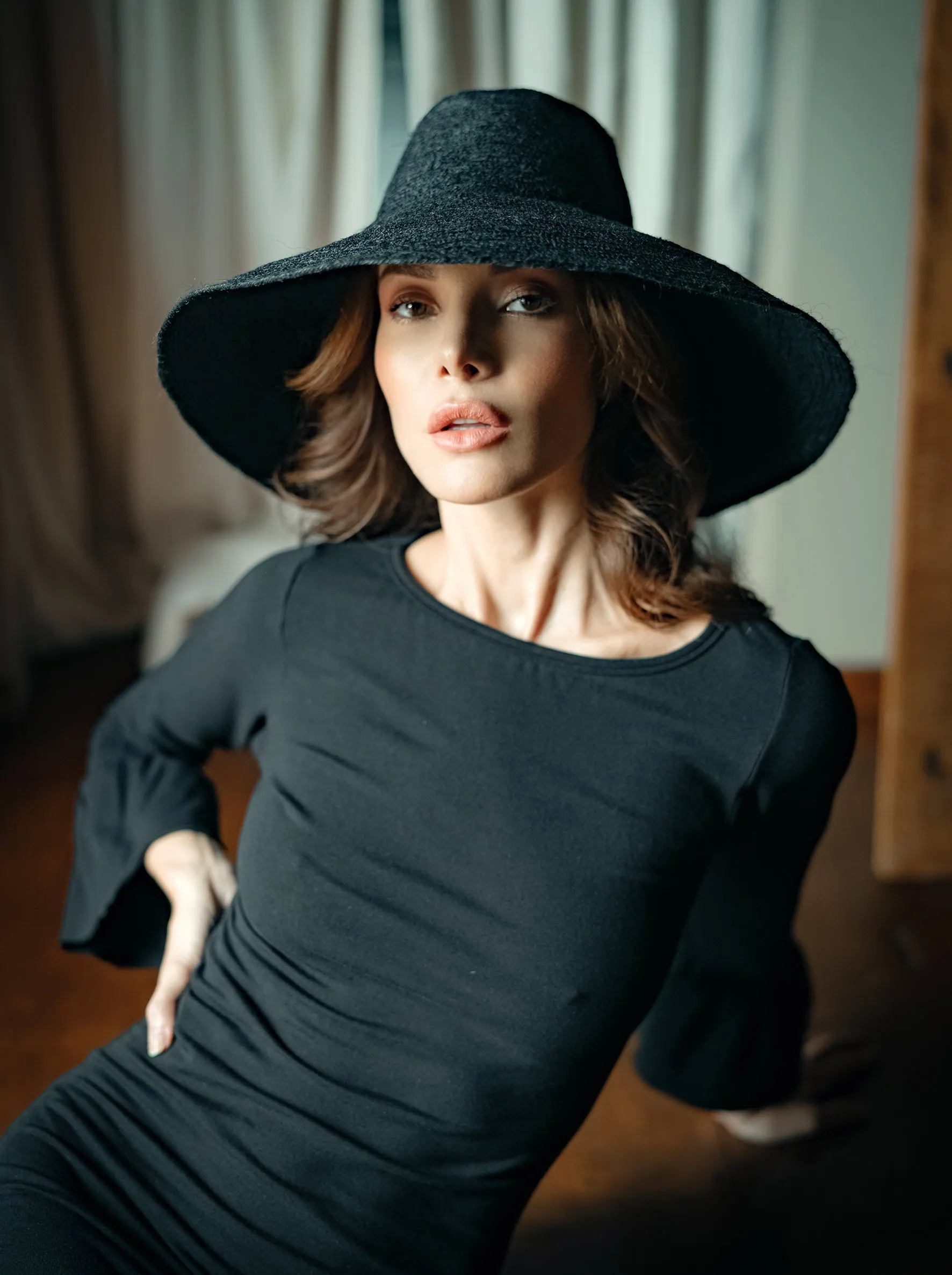 Riri Jute Straw Hat, in Black