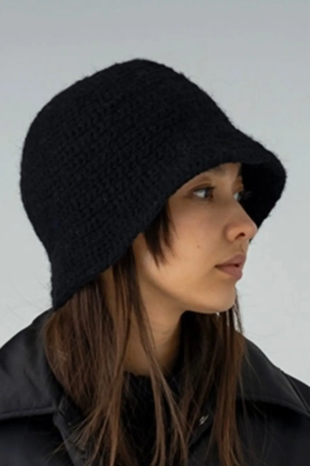 SB243-0410 Hand Knit Hat Black