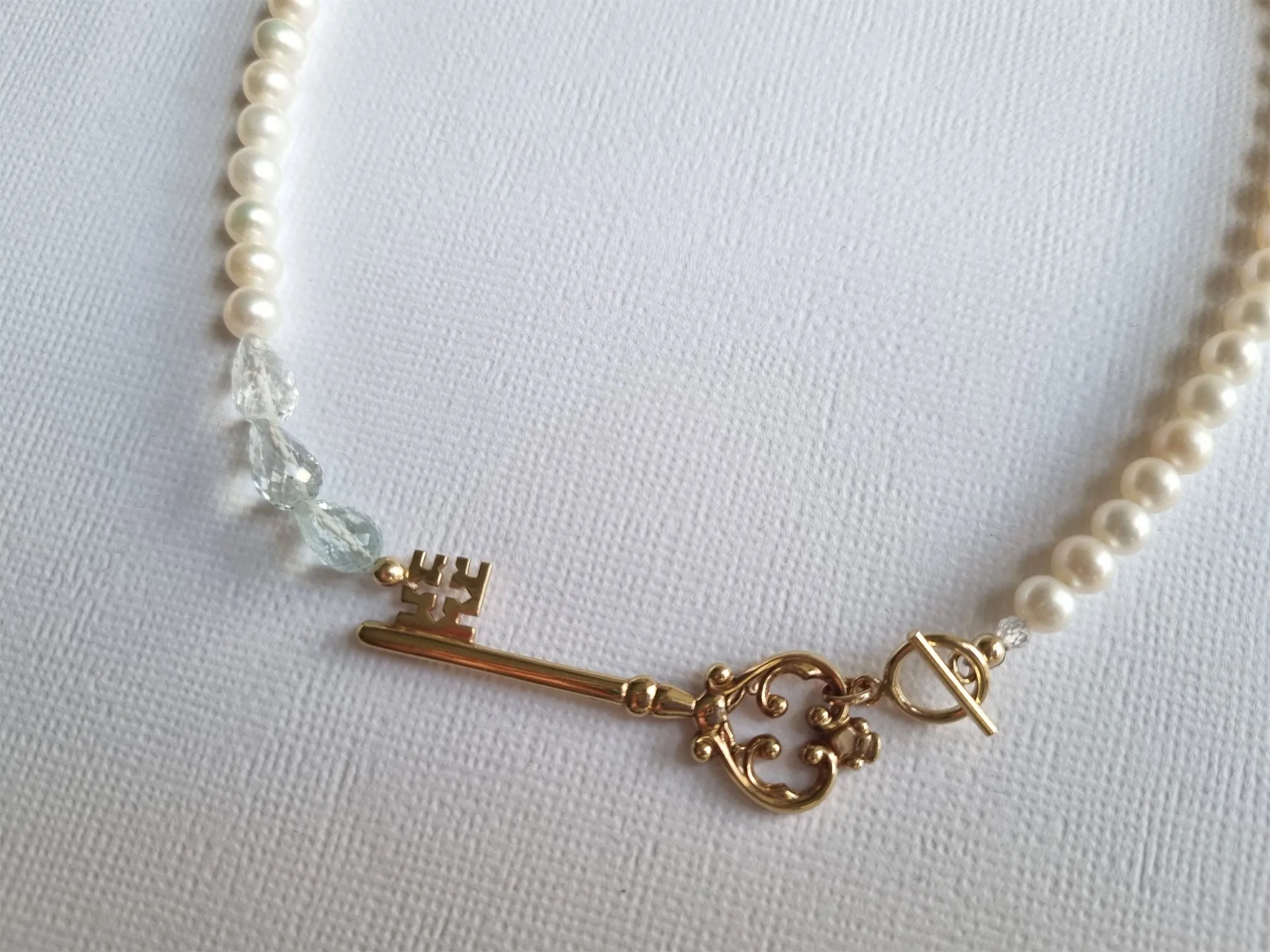 secret door | vintage key short pearl aquamarine necklace