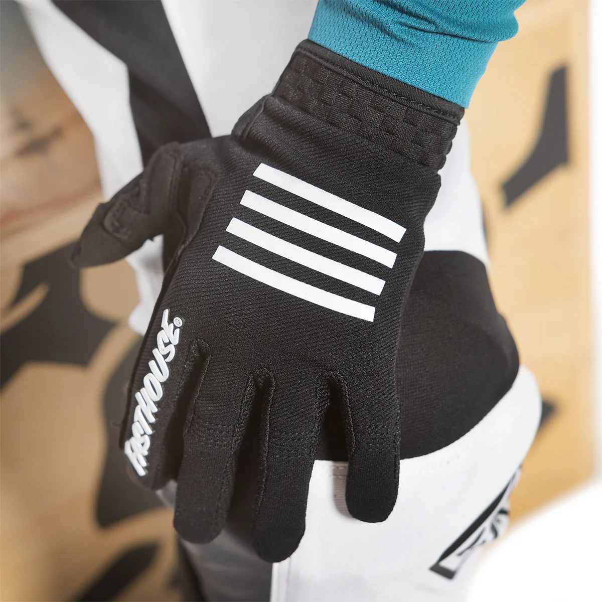 Speed Style Grit Youth Glove
