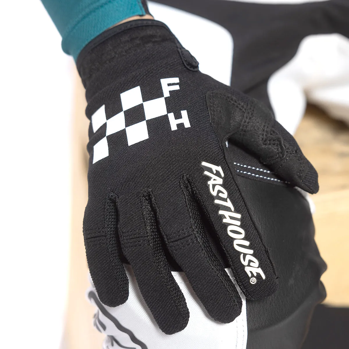 Speed Style Grit Youth Glove