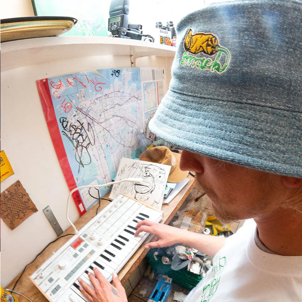 SQUEEZE BUCKET HAT