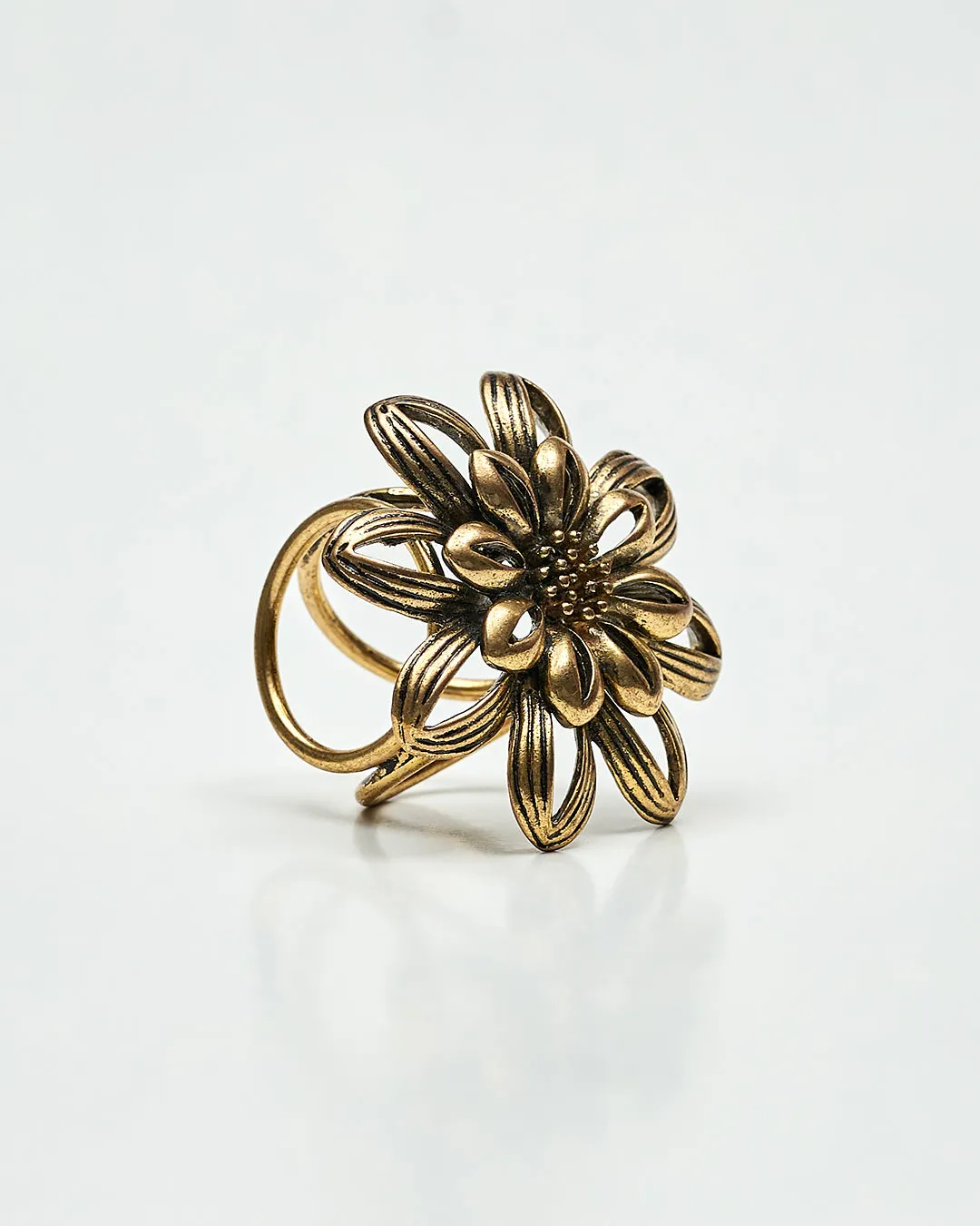 SUMATRA Vintage Scarf Charm-Ring in Antique Gold