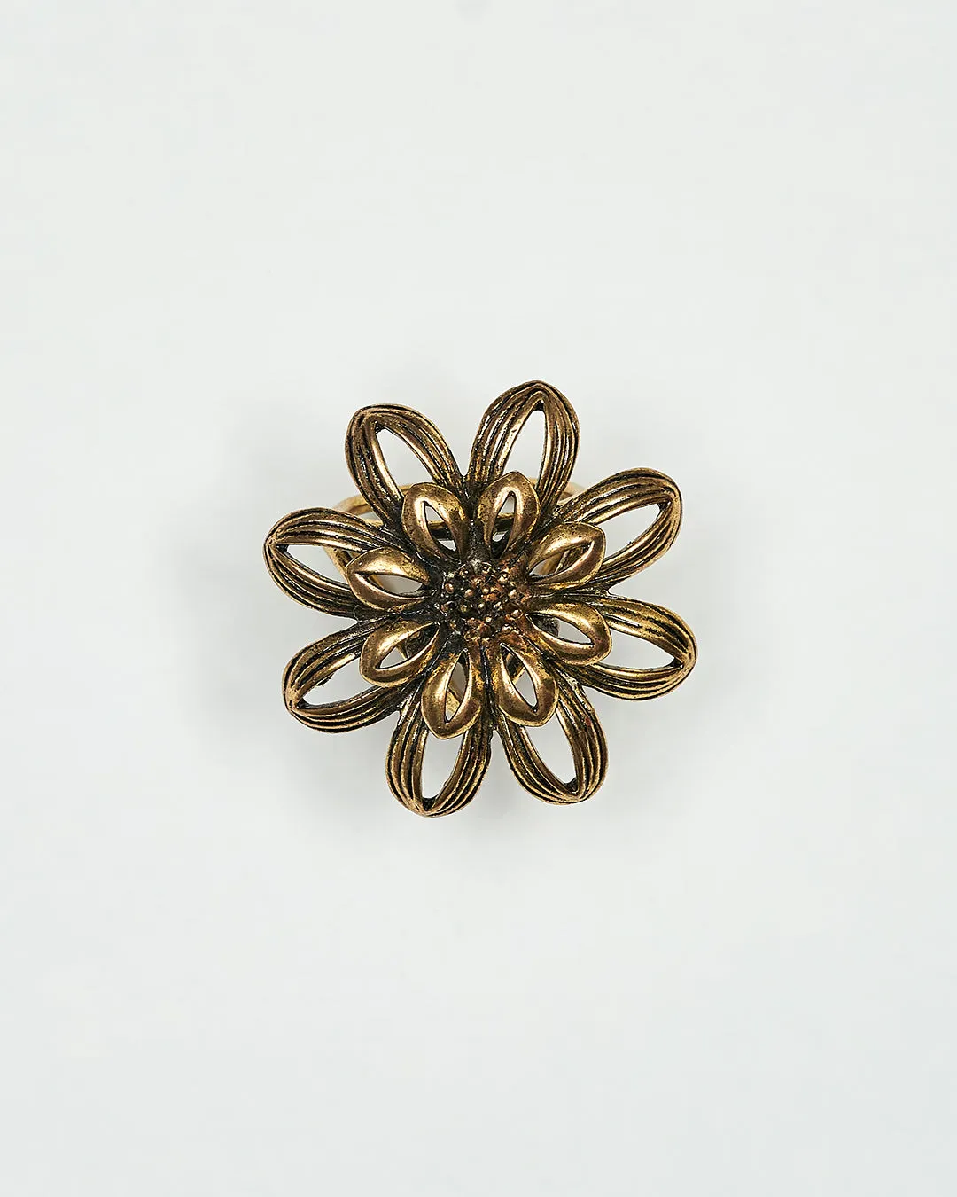 SUMATRA Vintage Scarf Charm-Ring in Antique Gold