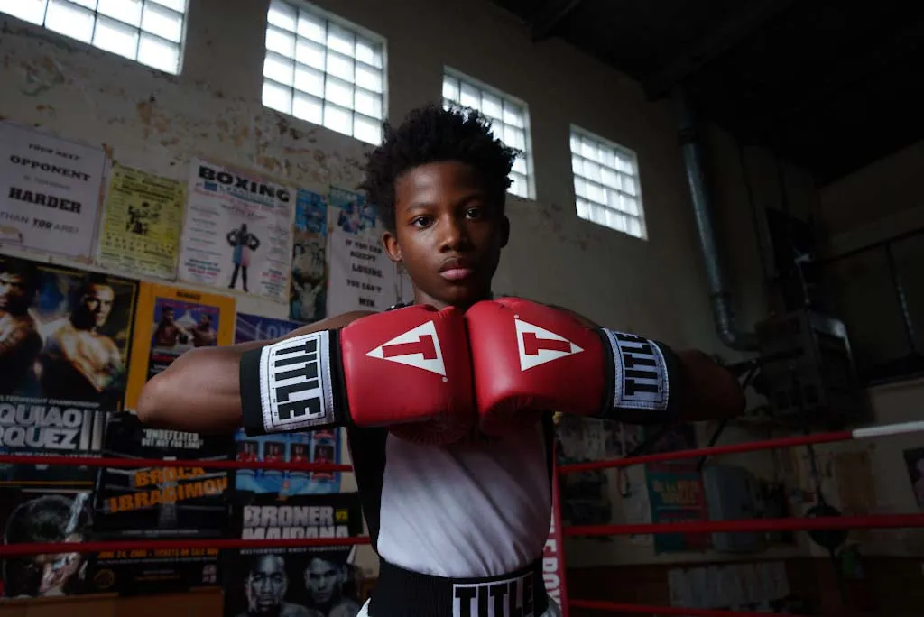 TITLE Boxing USA Boxing Competition Boxing Gloves - Elastic