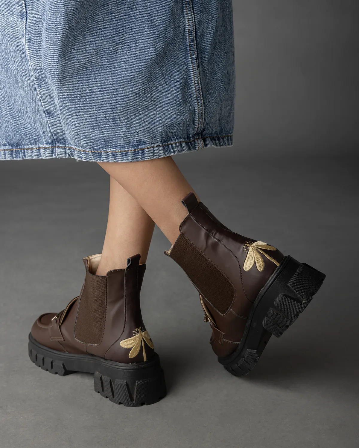 Vuelo Boots in Chocolate Brown