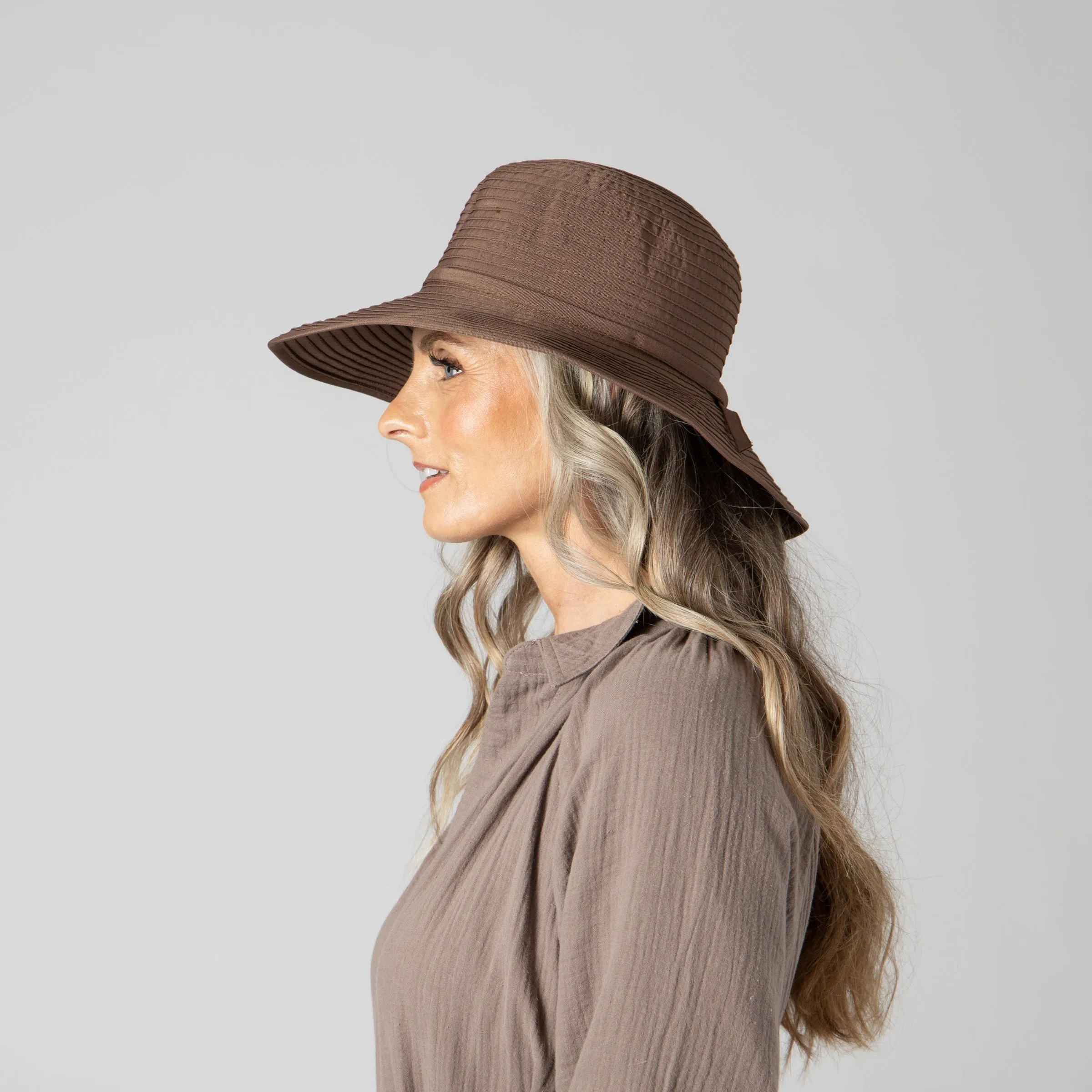 Women's Ribbon Medium Brim Floppy