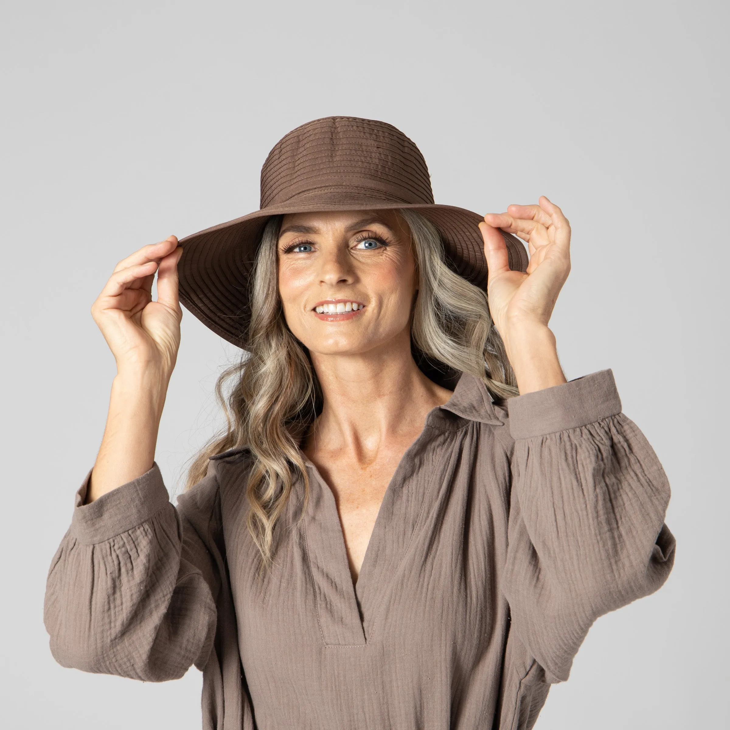 Women's Ribbon Medium Brim Floppy