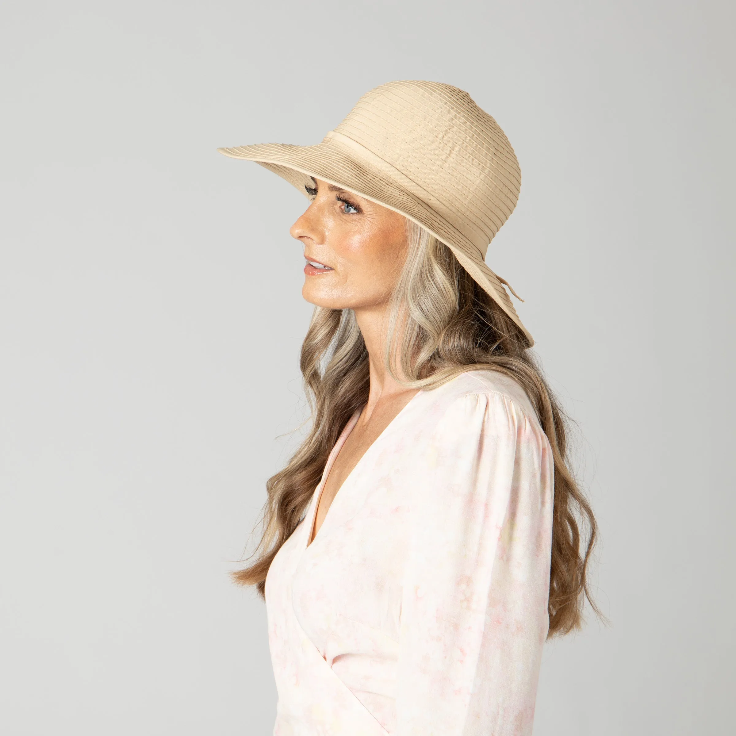 Women's Ribbon Medium Brim Floppy