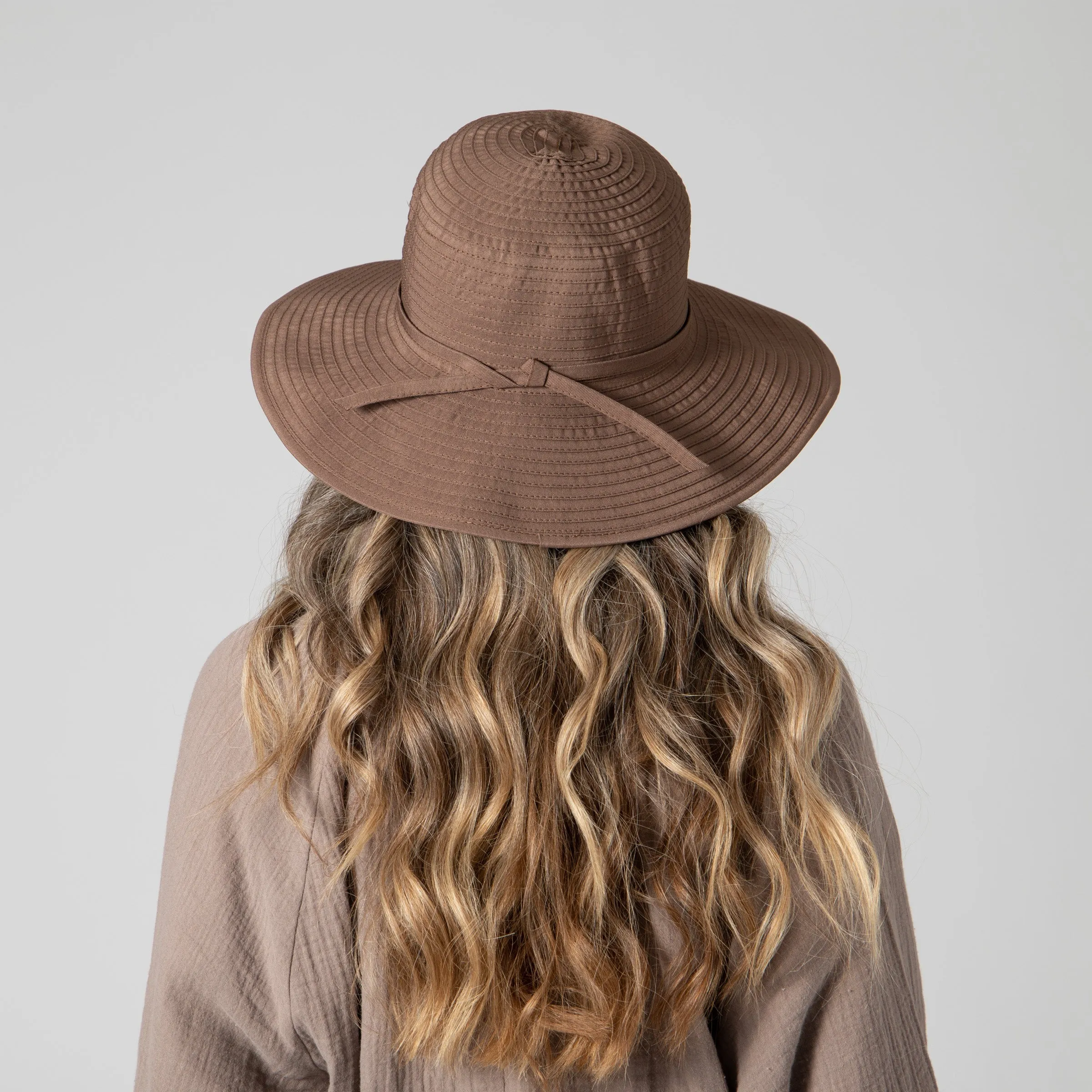 Women's Ribbon Medium Brim Floppy