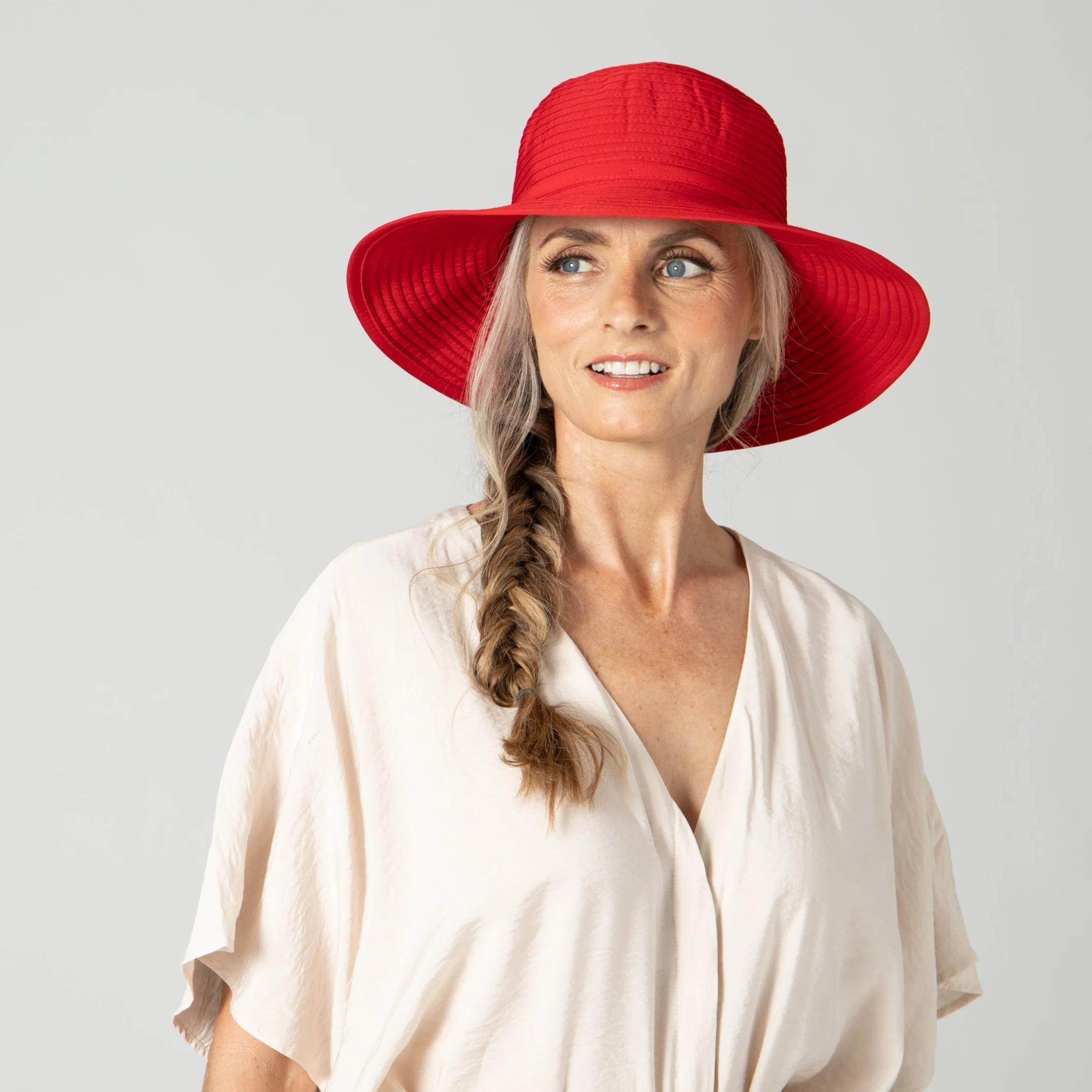 Women's Ribbon Medium Brim Floppy