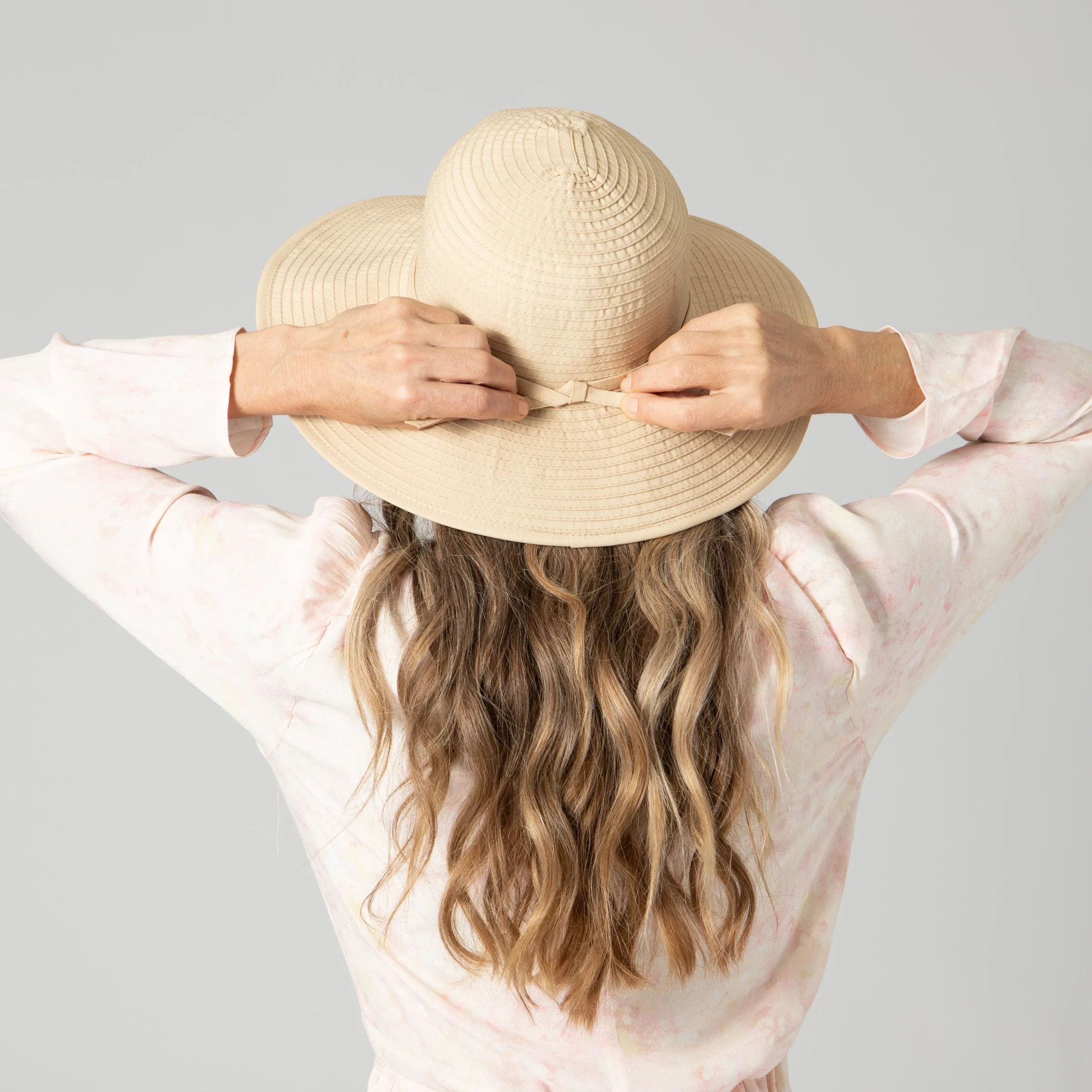 Women's Ribbon Medium Brim Floppy